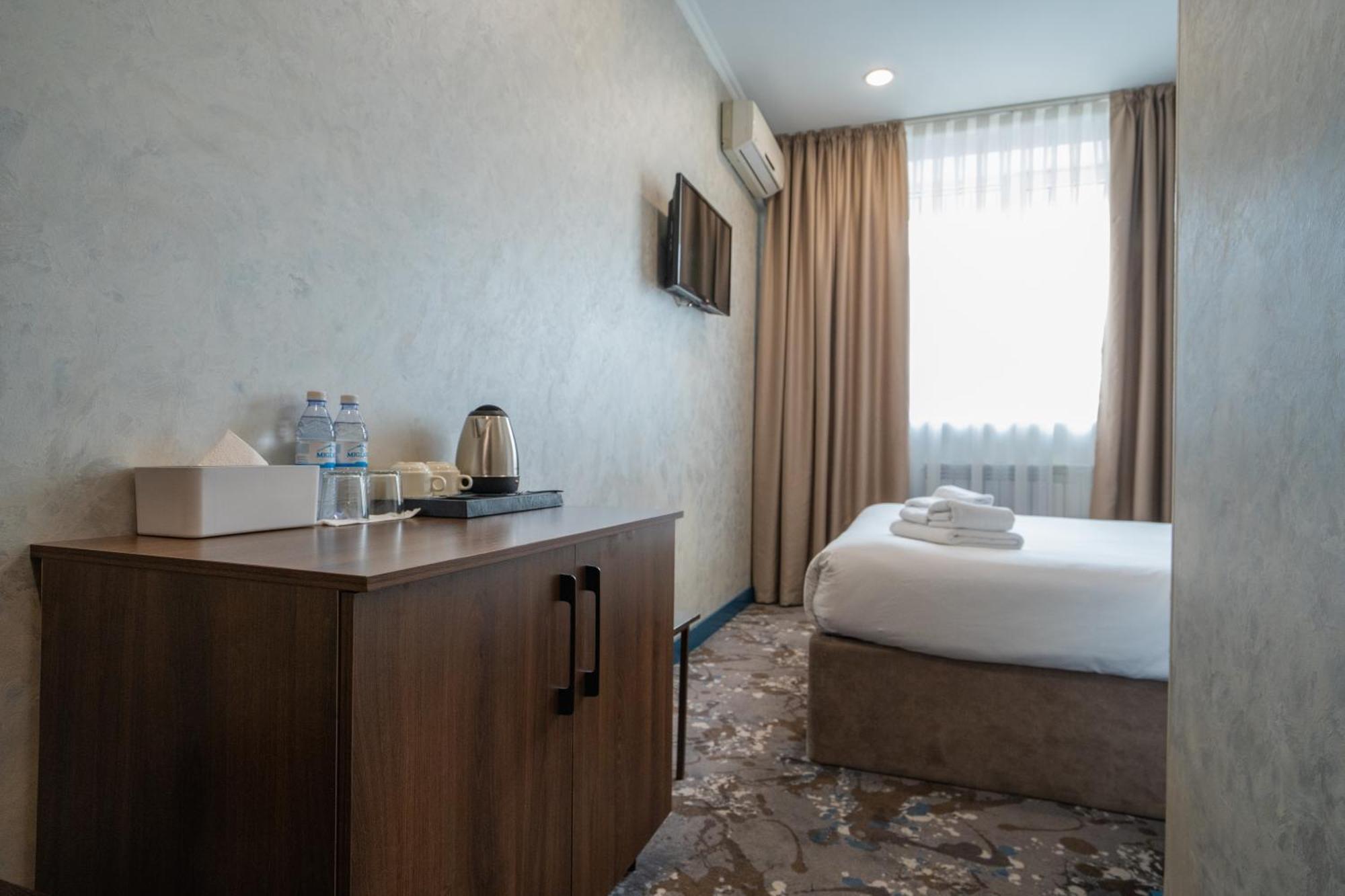 Hotel Mildom Express Almaty Exterior foto