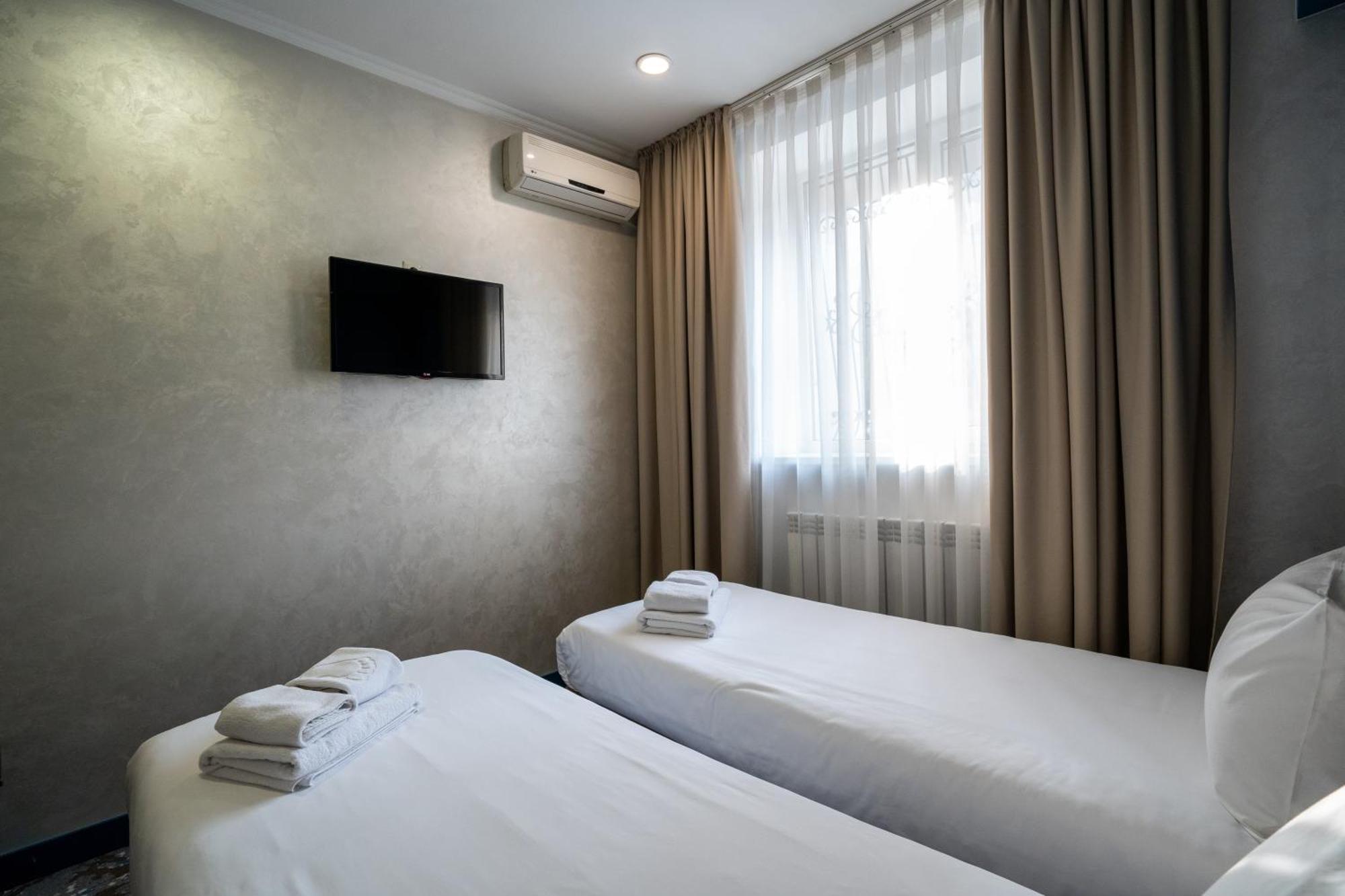 Hotel Mildom Express Almaty Exterior foto
