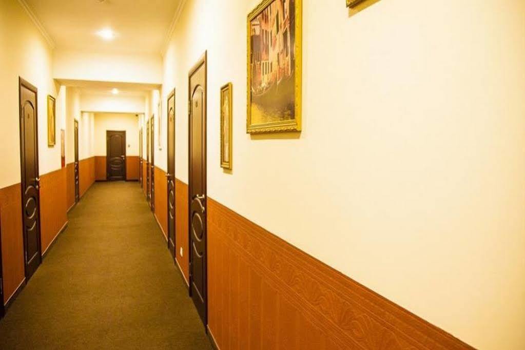 Hotel Mildom Express Almaty Exterior foto
